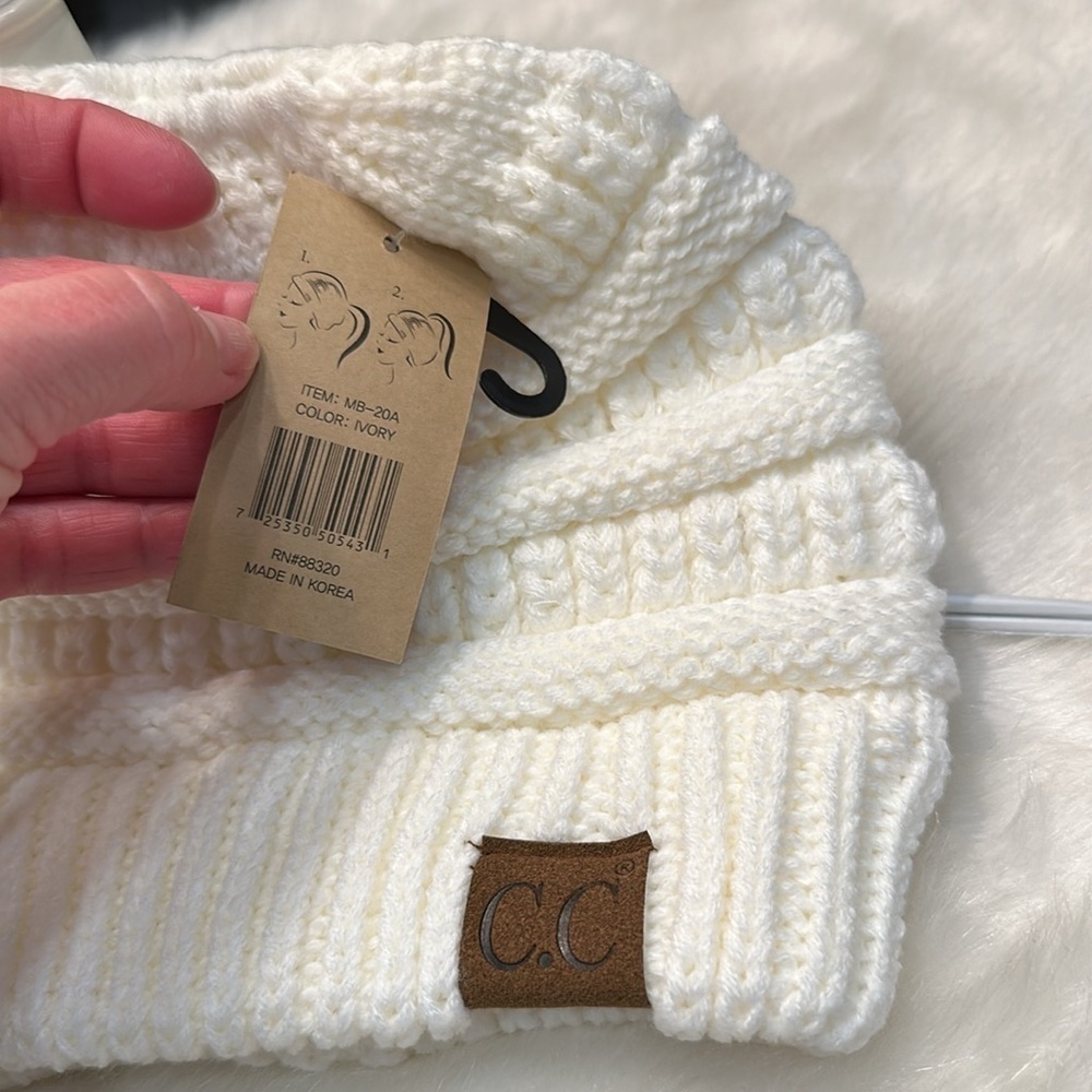 NWT C.C Beanie Tail or Pom - Picture 3 of 11
